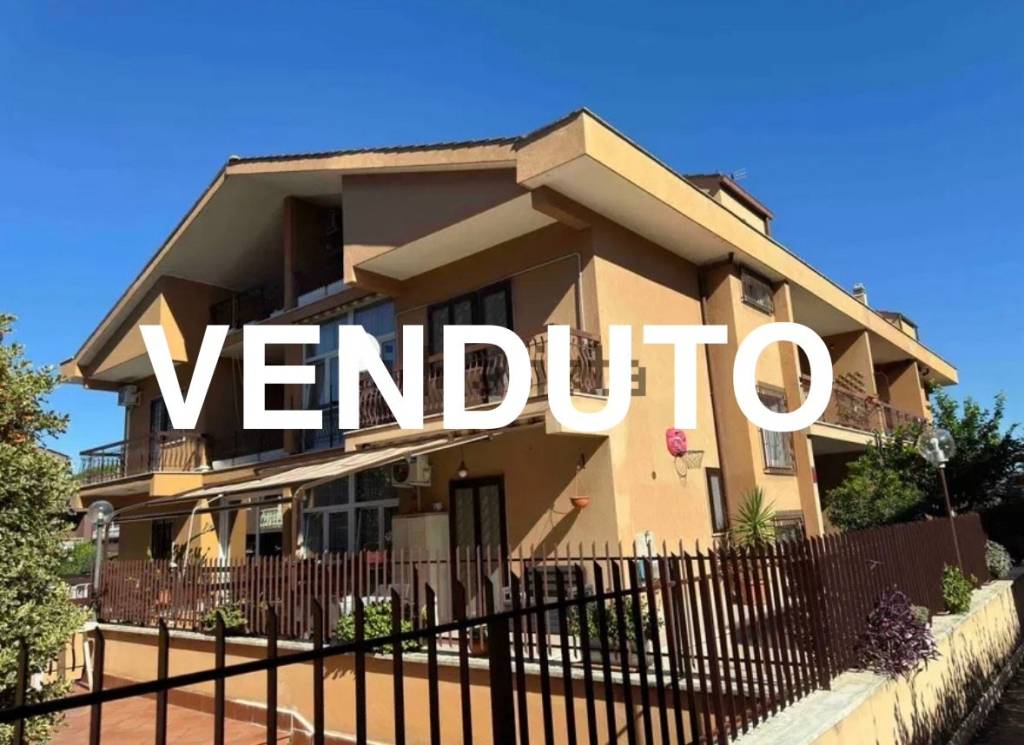 casa indipendente in vendita a Roma in zona Casal Morena