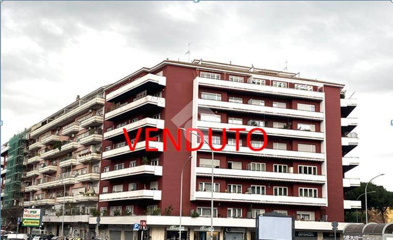 appartamento in vendita a Roma in zona Tuscolano