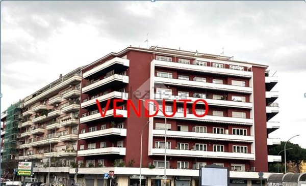 appartamento in vendita a Roma in zona Tuscolano