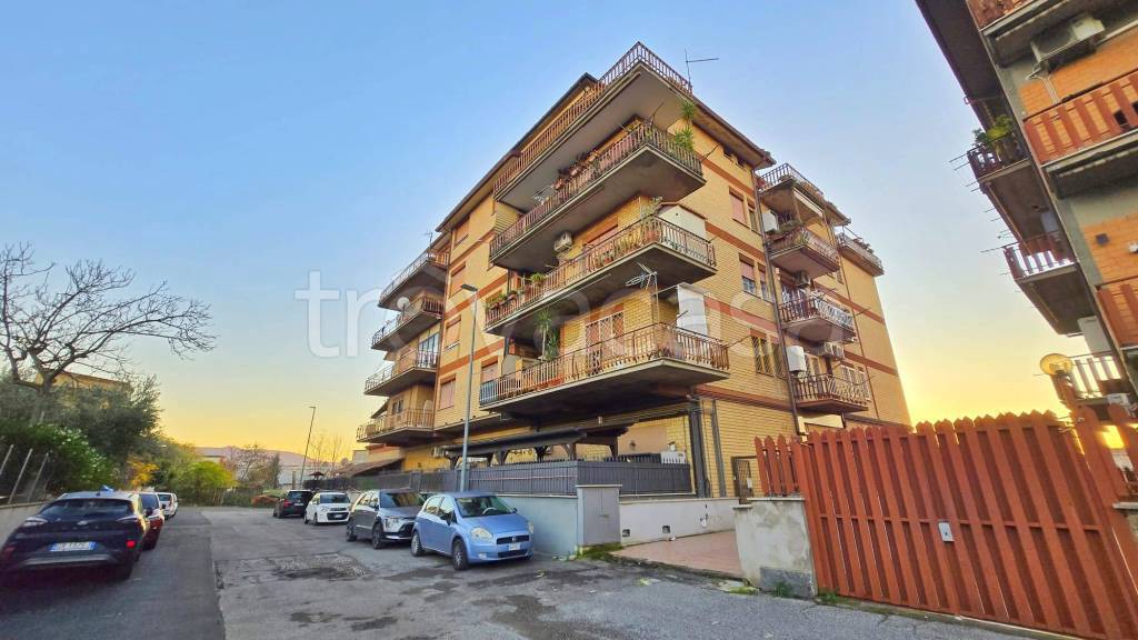 appartamento in vendita a Roma in zona Finocchio