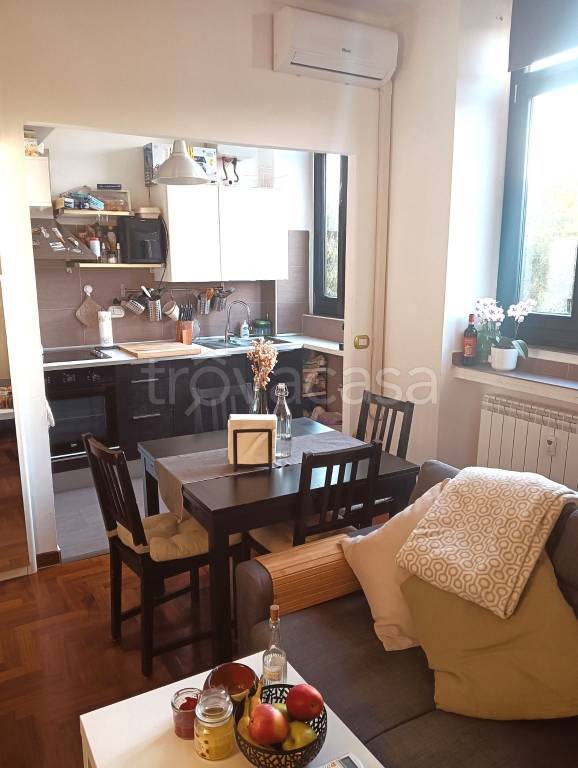 appartamento in vendita a Roma in zona Mostacciano