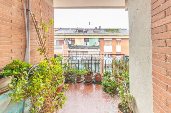 appartamento in vendita a Roma in zona Tuscolano