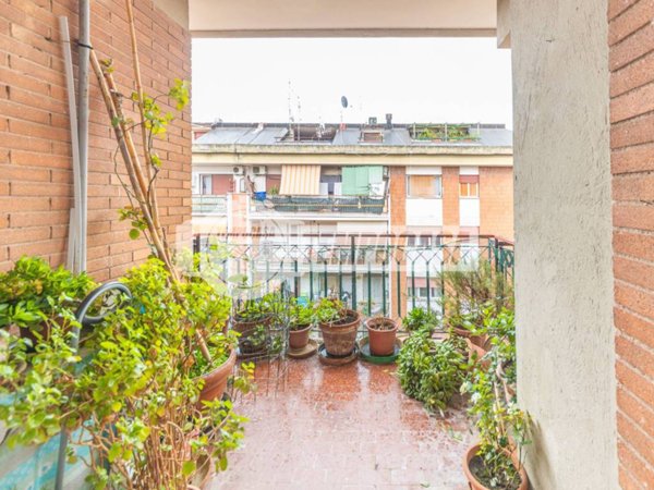 appartamento in vendita a Roma in zona Tuscolano