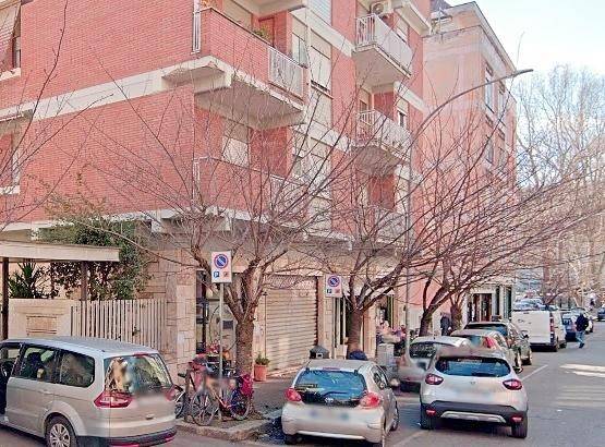 negozio in vendita a Roma in zona Ostiense