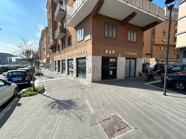 negozio in vendita a Roma in zona Collatino
