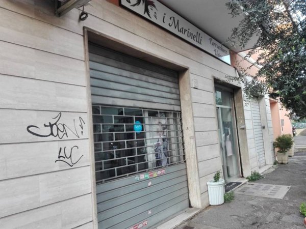 negozio in vendita a Roma in zona Portuense