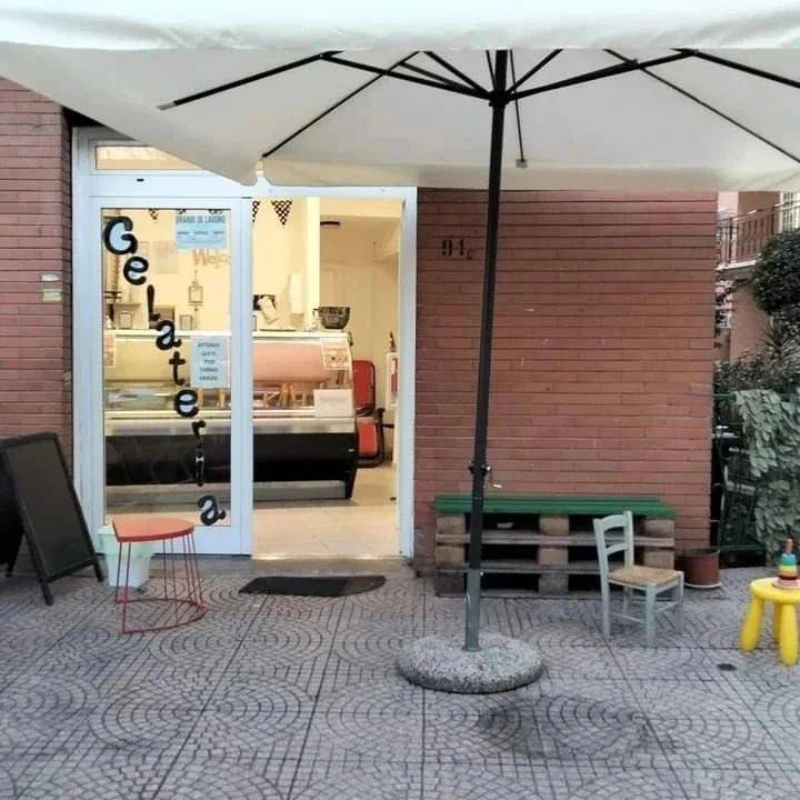 negozio in vendita a Roma in zona Valle Muricana