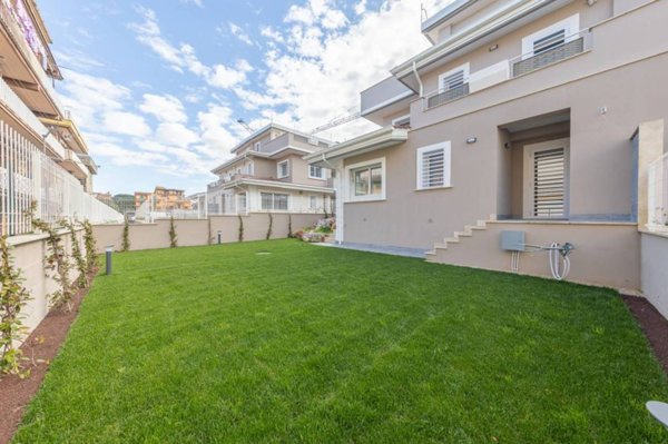 appartamento in vendita a Roma in zona Finocchio