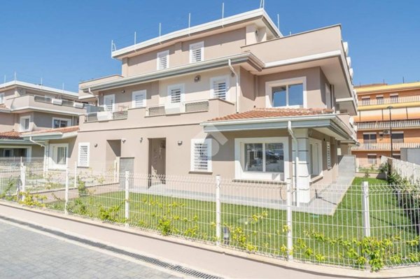 appartamento in vendita a Roma in zona Finocchio