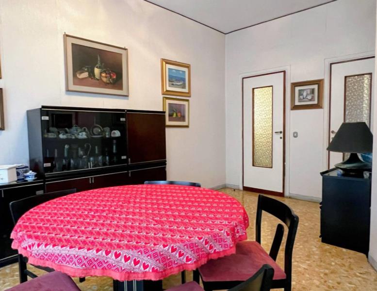 appartamento in vendita a Roma in zona Ardeatino