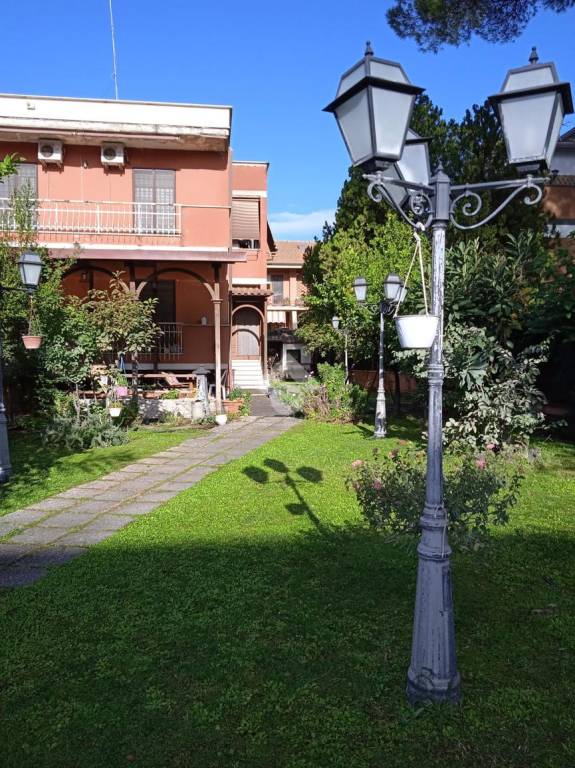 casa indipendente in vendita a Roma in zona Tor Sapienza