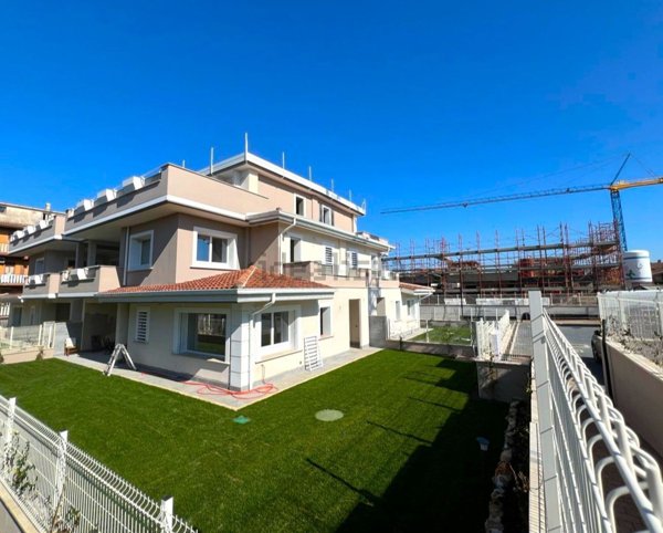 appartamento in vendita a Roma in zona Borghesiana
