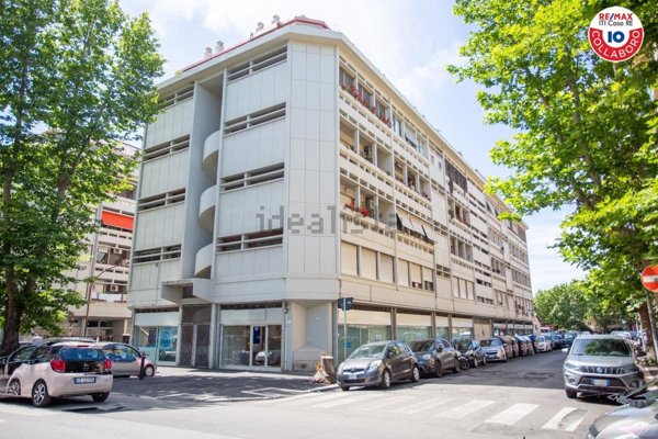 locale commerciale in vendita a Roma in zona Ostia