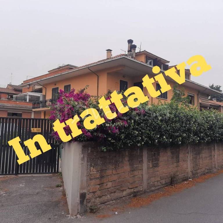 appartamento in vendita a Roma in zona Casal Morena