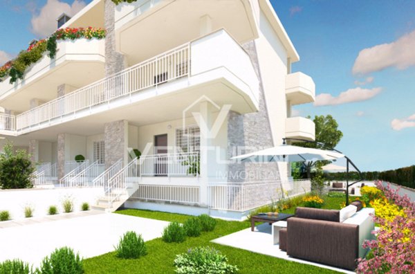 appartamento in vendita a Roma in zona Valle Muricana