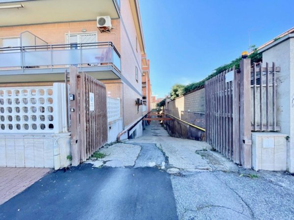 casa indipendente in vendita a Roma