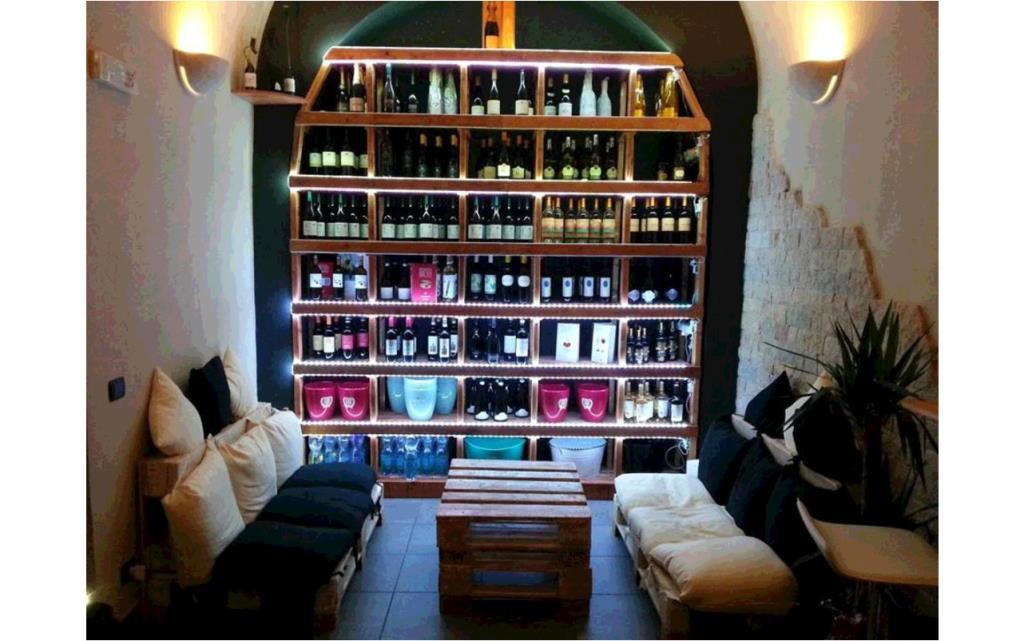 negozio in vendita a Roma in zona Trastevere