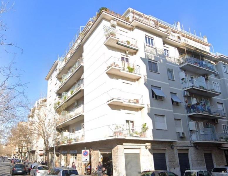 appartamento in vendita a Roma in zona Appio Claudio