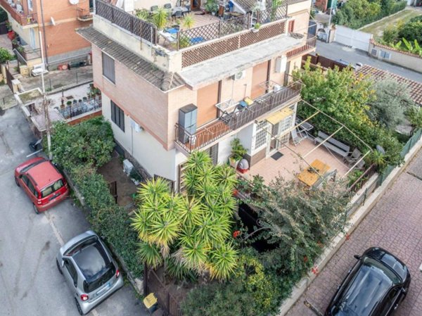 appartamento in vendita a Roma in zona Acilia