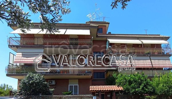 appartamento in vendita a Roma in zona Finocchio