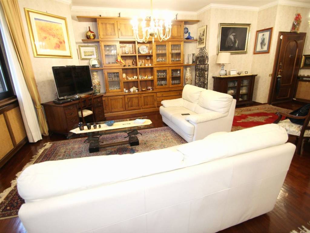 appartamento in vendita a Roma in zona EUR