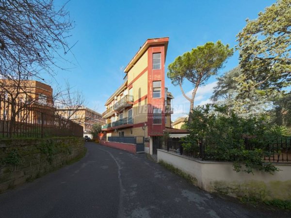 appartamento in vendita a Roma in zona Grottarossa