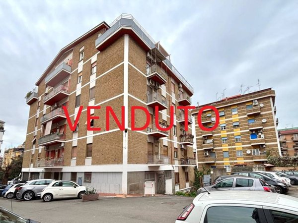 appartamento in vendita a Roma in zona Prenestino-Labicano