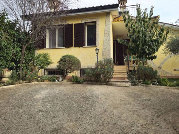 casa indipendente in vendita a Roma in zona Trigoria