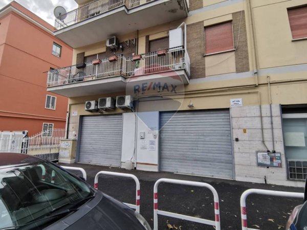 negozio in vendita a Roma in zona Alessandrino