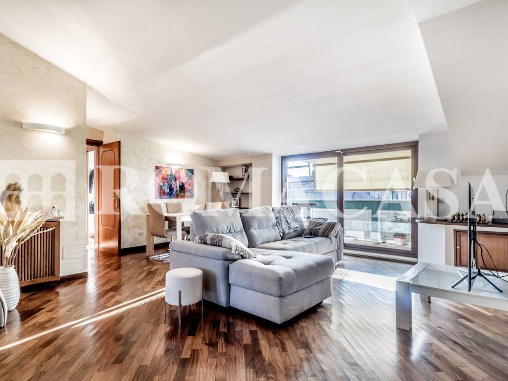 appartamento in vendita a Roma in zona EUR