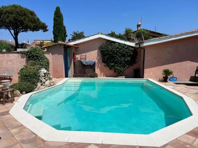 casa indipendente in vendita a Roma in zona Axa