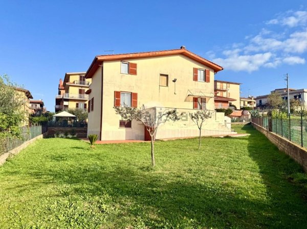 casa indipendente in vendita a Roma in zona Colle Prenestino