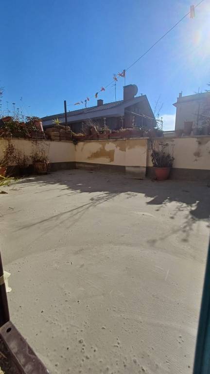 appartamento in vendita a Roma in zona Appio Pignatelli