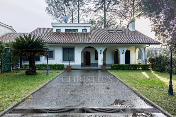casa indipendente in vendita a Roma in zona Tomba di Nerone