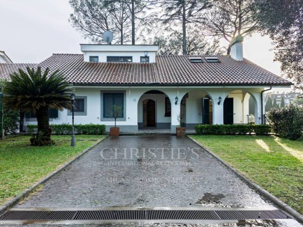 casa indipendente in vendita a Roma in zona Tomba di Nerone