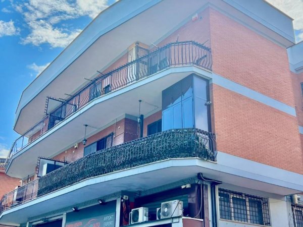 appartamento in vendita a Roma in zona Finocchio