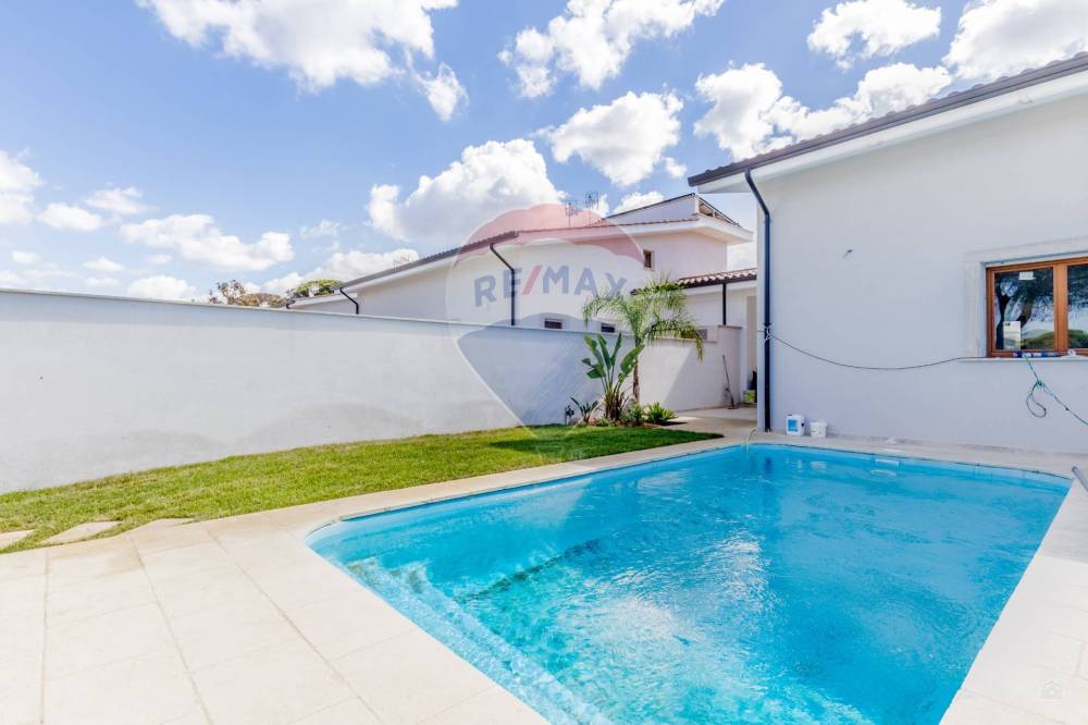 casa indipendente in vendita a Roma in zona Axa