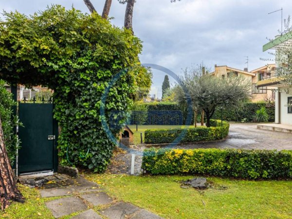 casa indipendente in vendita a Roma in zona Mezzocammino
