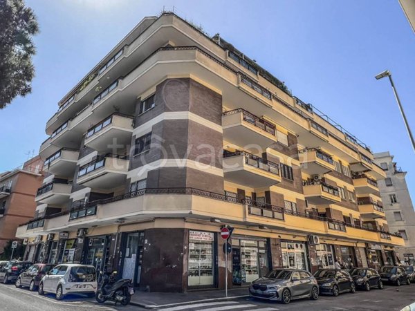 appartamento in vendita a Roma in zona Ostia