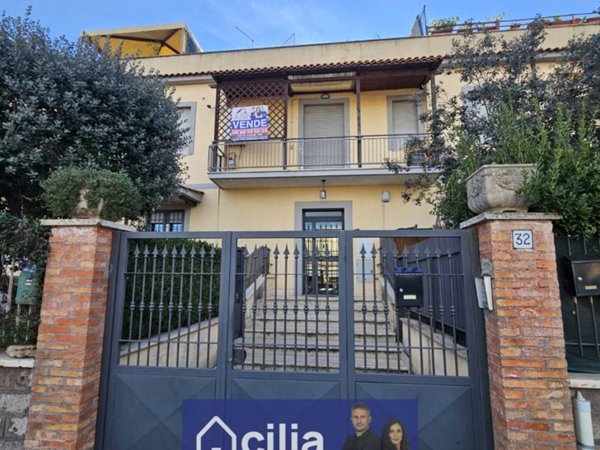 appartamento in vendita a Roma in zona Acilia