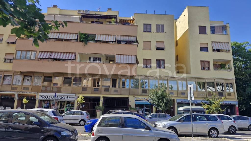 ufficio in vendita a Roma in zona Ponte Mammolo