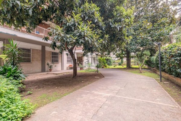appartamento in vendita a Roma in zona EUR