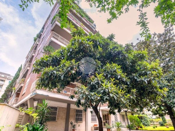 appartamento in vendita a Roma in zona EUR