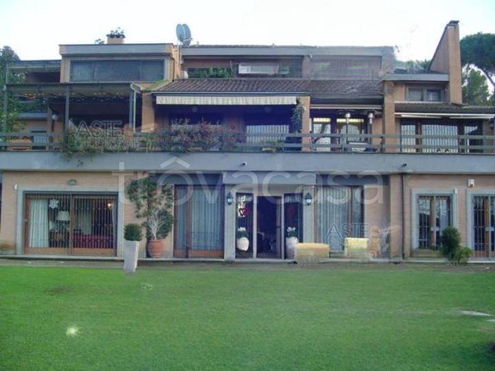 casa indipendente in vendita a Roma in zona Grottarossa
