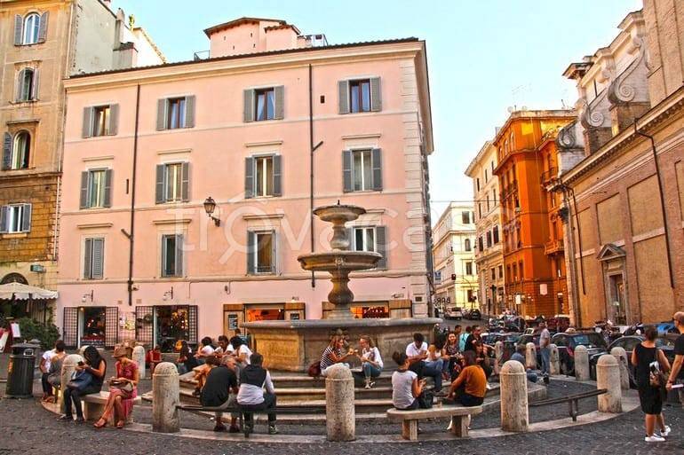 quadrivano in vendita a Roma in zona Rione Monti/Campitelli