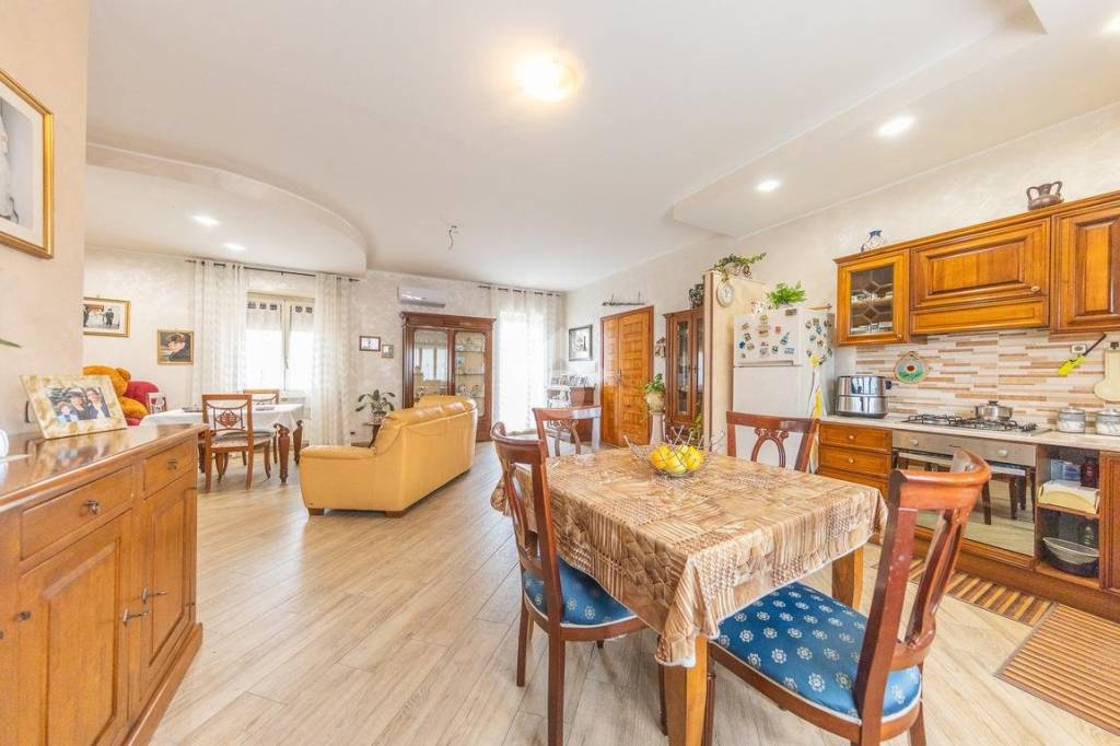 appartamento in vendita a Roma in zona Finocchio