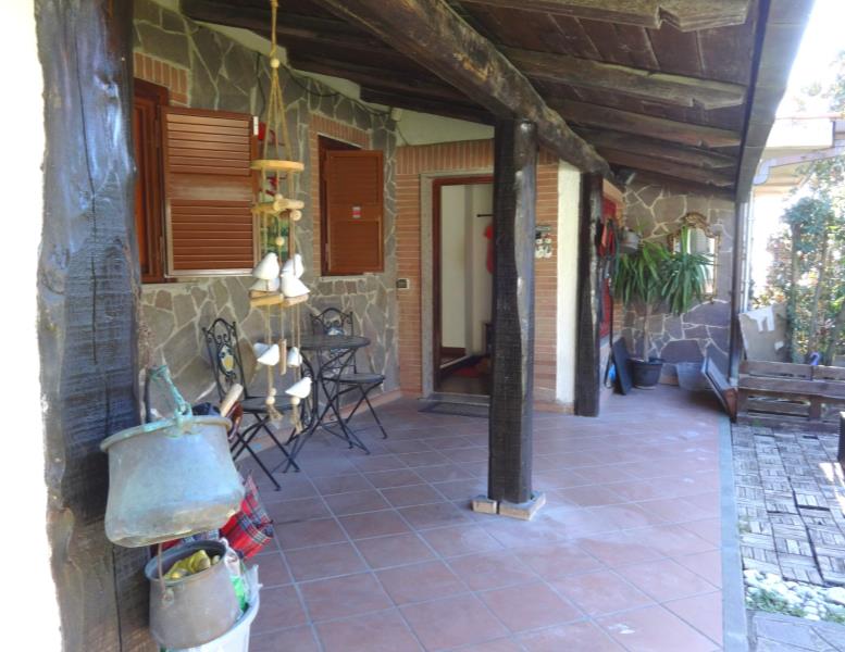 appartamento in vendita a Roma in zona Cesano