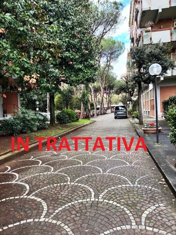 appartamento in vendita a Roma in zona Ardeatino
