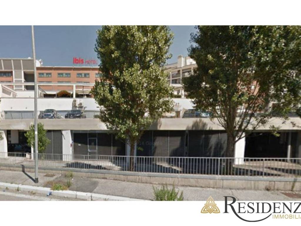 negozio in vendita a Roma in zona Portuense
