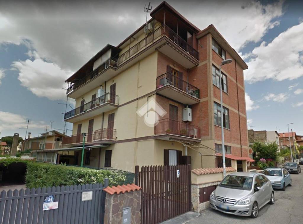 appartamento in vendita a Roma in zona Finocchio